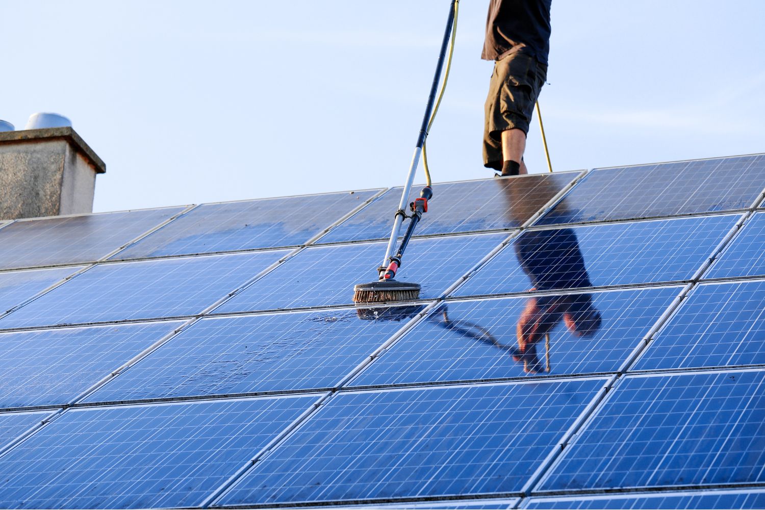 Zonnepanelen reinigen met osmose (1)